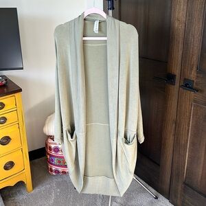 Athleta Cocoon Wrap with pockets, L/XL, EUC.